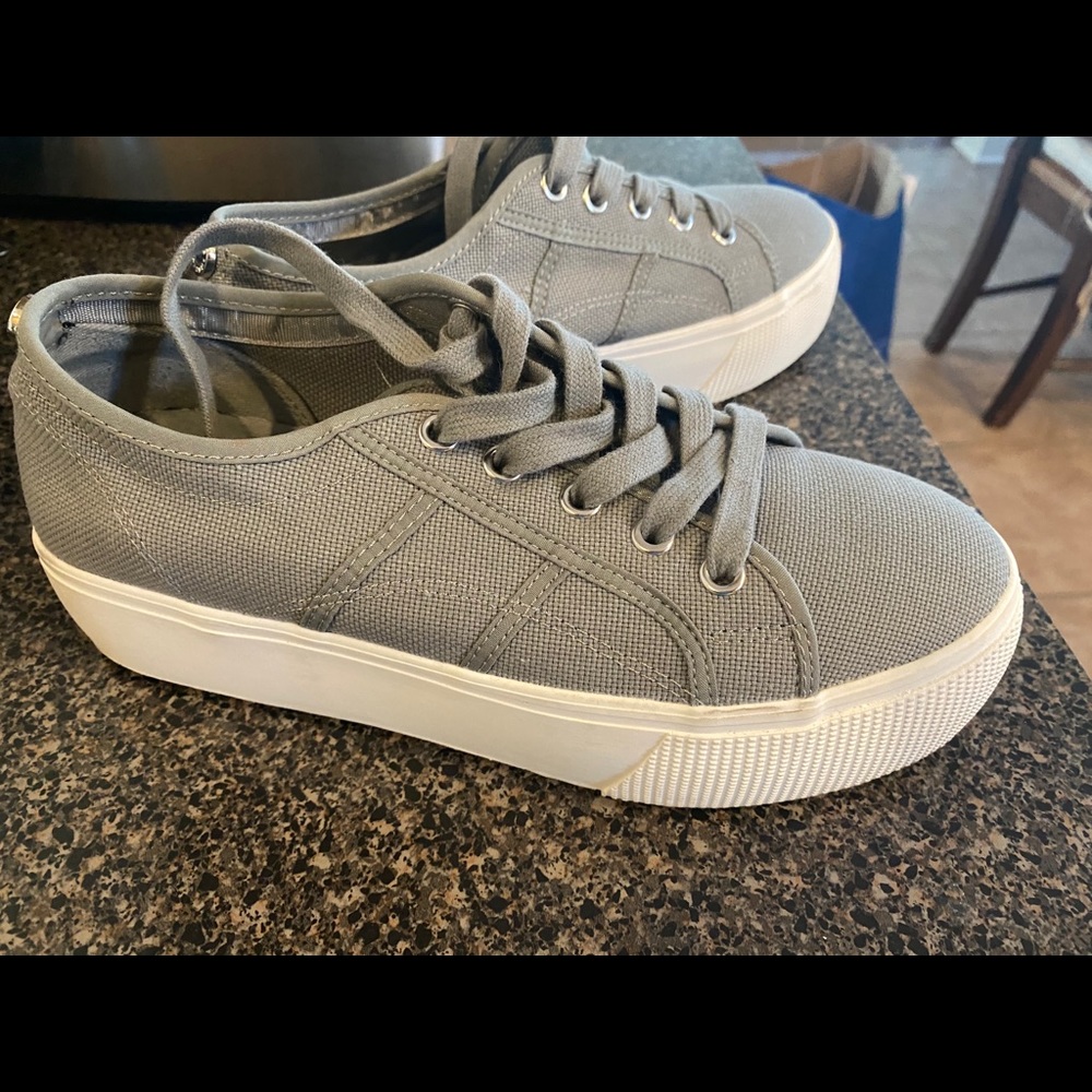 Madden stylish sneaker